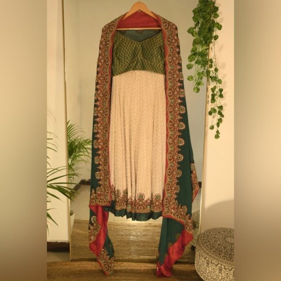 Sabyasachi White Lehanga with Emerald Green Details - Picture 1 of 12